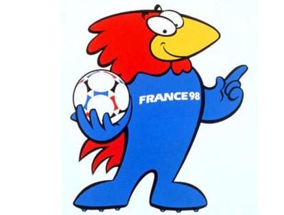 Footix - Francia 1998

Un gallo, uno de los símbolos de este país, fue la mascota elegida. Sus creadores le atribuyeron rasgos de una personalidad fuerte, alegre y deportiva. La mascota tuvo muy buena recepción entre los franceses, pues consideraron que realmente los representaba.