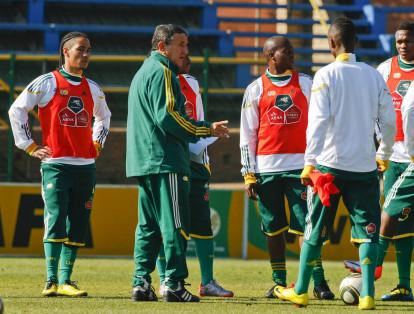 El Mundial Sudáfrica 2010 inició el 11 de junio y terminó exactamente un mes después. Aunque la inscripción de asociaciones de fútbol al campeonato fue de 208, solo 31 equipos fueron elegidos para pasar a la fase final.