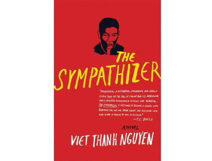 "The Sympathizer", de Viet Thanh Nguyen (2015).Se trata de una novela de ficción histórica, escrita por el ganador del Pulitzer. Trata de un doble agente vietnamita que espía a una comunidad de refugiados en Los Ángeles, en nombre del gobierno de Vietnam del Norte. Plantea los dilemas morales de la Guerra de Vietnam desde la otra perspectiva.