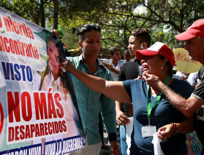 Plantón por asesinato de Gabriela Romero
Cientos de ciudadanos exigieron justicia frente a la Fiscalía General de la Nación en Barranquilla.