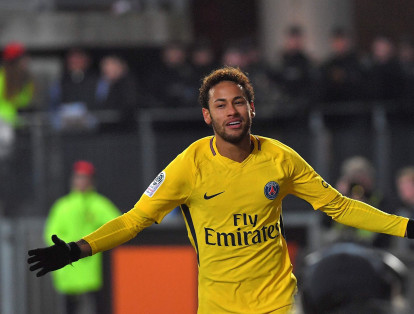 Neymar pasó  del ‘Barcelona’ al ‘PSG’. La transacción costó 22 millones de euros.