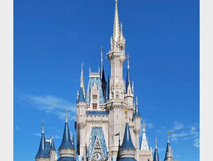 De nuevo Disney land, ahora por su versión  'Magic Kingdom’. Este en uno de los parques más visitados particularmente por su atracción ‘Piratas del Caribe’.