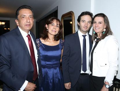 César Pérez, Patricia Soruco, Mauricio Ángel y María José Naranjo.