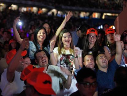 Cientos de asistentes cerraron al ritmo de salsa y reggaeton el tercer día de la Feria de Cali.