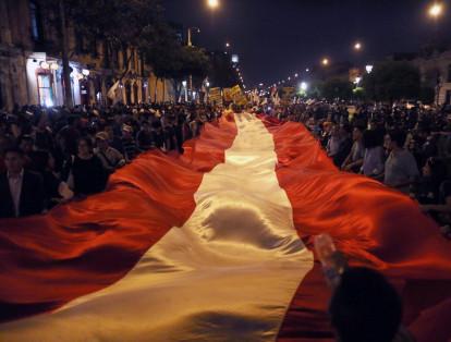 Más de 5000 peruanos salieron a las calles el jueves a protestar contra el indulto a Alberto Fujimori, anunciado el domingo 24 de diciembre.