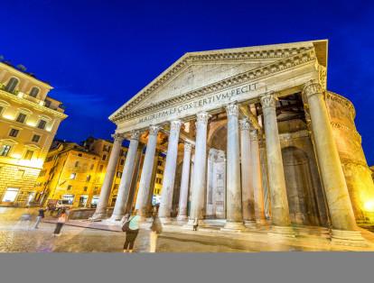 Construido entre los años 118 y 125 por Adriano, El Panteón de Agripa se considera una maravilla arquitectónica. Anualmente le visitan 7 millones de personas.