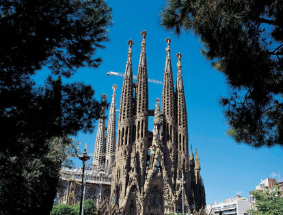 Con un total de 4 millones de turistas, La Sagrada Familia es un heredero legítimo de la arquitectura catalana de Gaudí.
