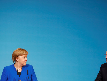 La canciller alemana Ángela Merkel llegó a un preacuerdo con el socialdemócrata Martin Schulz para formar su 'gran coalición' y conformar el Gobierno alemán.