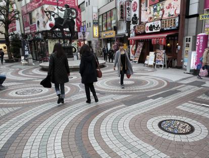 1.	Japón ha cambiado el tono de las ciudades del país con la realización de arte en las tapas de las alcantarillas.