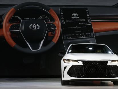 Toyota debutó en Detroit con la nueva generación de su buque insignia, la berlina Avalon, con un diseño más deportivo.