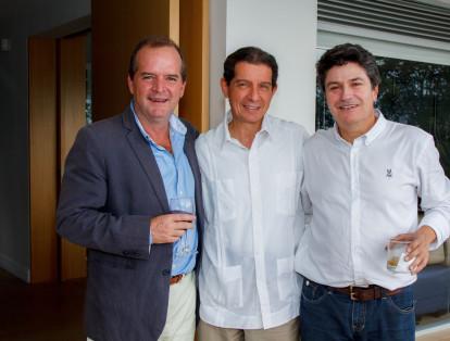 El director de La Patria, Nicolás Restrepo, José Félix Lafory y Carlos Mejía.