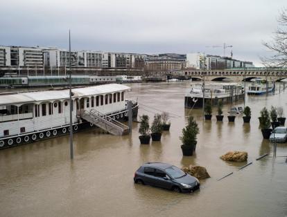 En 2016, un desbordamiento mayor obligó a que se evacuaran las bodegas del Museo de Louvre y el Museo d’Orsay.
