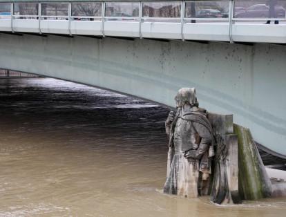 Las autoridades afirman que el próximo viernes se podría presentar una emergencia parecida a la del 2016. En la imagen, la estatua de Zouave.