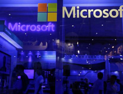 7. Microsoft se mantiene como una de las empresas más grandes del mundo con un valor para el 2018 de 81.1 mil millones de dólares. Aunque estuvo en la quinta posición de esta lista en 2017, la calificación de su marca pasó de AAA a AAA+ este año.
