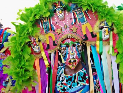 A continuación tenemos el Carnaval de Recife, uno de los eventos más tradicionales de Brasil, famoso por tener como ritmos principales al frevo y al maracatu en vez de la samba. En esta ciudad, más de 1 millón de personas se divierten en el carnaval callejero más grande del mundo, el ‘Galo da Madrugada’, que se desplaza por diferentes calles de la ciudad.