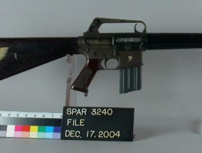 Jueves: ¿Por qué el AR-15 es el fusil más usado en las masacres en EE. UU.? Conozca cuál es la tecnología detrás de un arma legal en el país norteamericano. El arma semiautomática y personalizable, fue usada durante el más reciente tiroteo en Florida y también en los hechos de Las Vegas. Léala en: http://www.eltiempo.com/tecnosfera/novedades-tecnologia/por-que-el-ar-15-es-el-fusil-preferido-para-las-masacres-en-ee-uu-183046