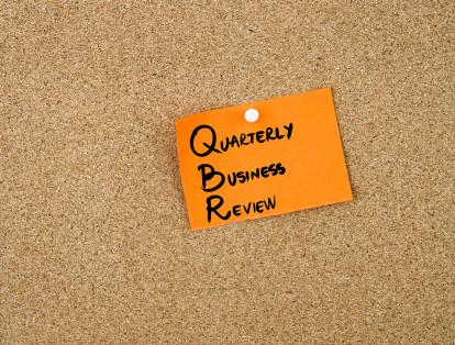 QBR es el acrónimo de Quarterly Business Review, lo que es una reunión en la que se revisan los resultados de la empresa.