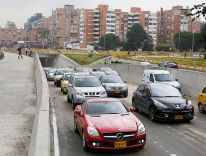 1. Bogotá: con un número bastante grande, en la capital del país hay 3,862.786 personas con licencia de conducción.