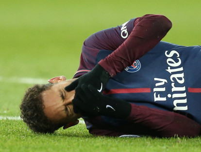Neymar llora tras lesión de tobillo en PSG contra Marsella