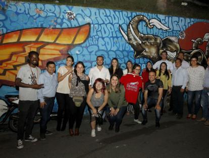 EL TIEMPO Casa Editorial fue testigo de la transformación de la Comuna 13 de Medellín, San Javier, durante un recorrido por el Graffiti Tour, en el que participaron ganadores de premios internos de innovación en la compañía.