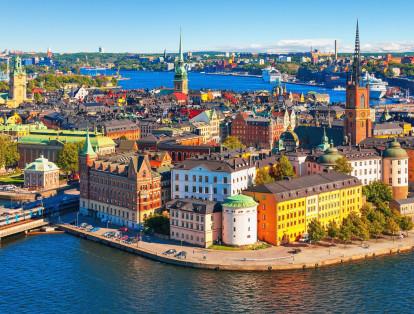 2. Estocolmo. La calidad de vida es calificada con un 98.8 por ciento, la calidad ambiental del 93 por ciento y una puntuación del PIB del 38. 6 por ciento.