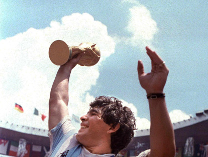 Maradona. El argentino fue la gran figura de Argentina en la consecución del Mundial de 1986 que se disputó en Argentina. También, fue subcampeón con su selección en 1990.