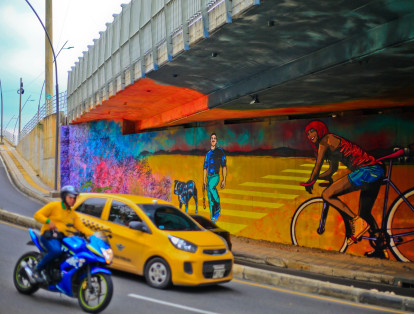 Los murales buscan transmitir mensajes de conservación ambiental y movilidad sostenible.