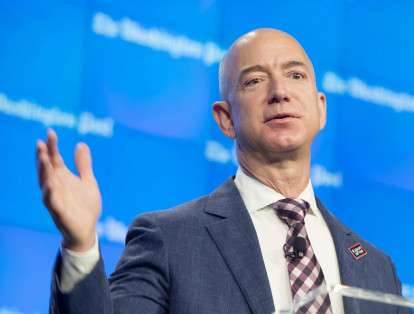 Jeff Bezos ha apostado por el desarrollo de la energía limpia e invertido en empresas tecnológicas como Airbnb, Twitter o Uber.