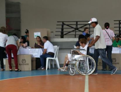 Recuerde que si vota podrá recibir varios beneficios como medio día libre de trabajo, descuentos en matrículas y dcumentos, etc. Foto tomada en Barranquilla.