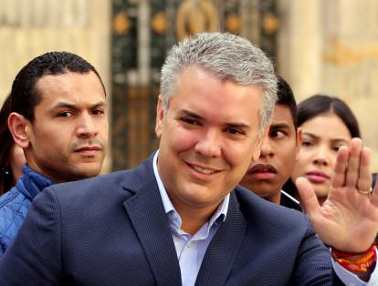 Iván Duque Márquez nació en Bogotá el 1 de agosto de 1976. Es hijo del político liberal antioqueño Iván Duque Escobar, quien fue Ministro de Minas (1985-1986) de Belisario Betancur, gobernador de Antioquia (1981-1982) y Registrador Nacional (1998-2002).