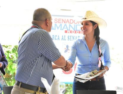 Amanda Rocío González Rodríguez, la tercera senadora que logró más votos en el Centro Democrático, es una cara poco conocida en la arena política nacional. González ha trabajado principalmente en el área administrativa de la salud en Casanare; logró una curul con 44.020 votos.