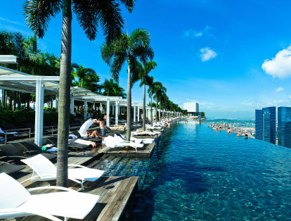 La piscina infinita del Marina Bay Sands es la piscina en la azotea, es la más grande del mundo