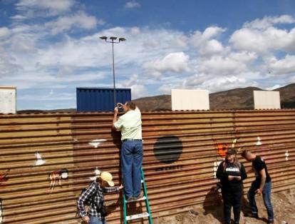 Trump se refirió a ese estudio en un comentario por Twitter mientras viajaba por primera vez a la frontera con México, una visita destinada a evaluar los prototipos de su polémico muro.