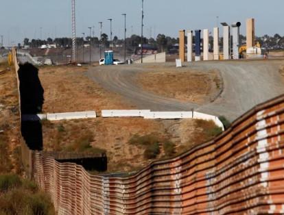 Las imágenes de Trump ante los ocho prototipos estarán cargadas de simbolismos, pero nada indica que el "magnífico" muro -una de las principales promesas de campaña- esté cerca de ser construido.