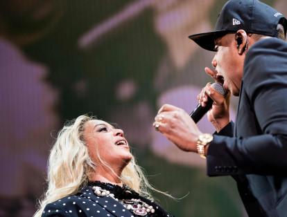 1-	Jay Z y Beyonce son reconocidos por mantener una estable relación desde 2008. Sin embargo, el cantante reconoció públicamente que le fue infiel a su esposa. En una entrevista concedida a New York Times, Jay Z aclaro que su relación se salvó gracias a la música, escenario del cual los dos hacen parte.