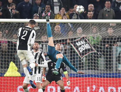 Tras la anotación, la afición del Juventus Stadium se rindió ante Cristiano Ronaldo y lo ovacionó.