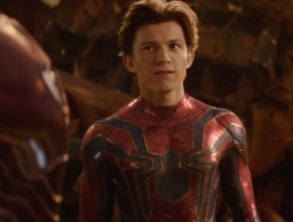 Spiderman, un reportero gráfico con varios traumas en su juventud y en su vida familiar, aparecerá en 'Avengers: Infinity War'.  El hombre detrás del hombre araña para esta ocasión es Tom Holland.