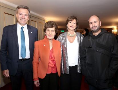 Gautier Mignot, embajador de Francia en Colombia; Isabel Soto de Triana; Claudia Triana, directora de Proimágenes, y Ciro Guerra.