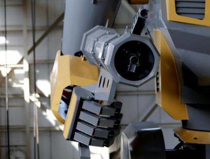 El robot se construyó con la intención de asimilar los grandes cuerpos mecánicos que se han ilustrado en la ciencia ficción. Tanto así, que Mononofu tiene un arma en su brazo que es capaz de disparar bolas de esponja con una velocidad de 87 millas por hora.