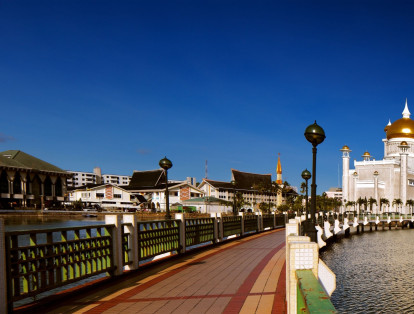 5. Brunei: famoso por sus paradisíacas playas y construcciones opulentas, este país alcanza US$78.196 dólares por persona al año.