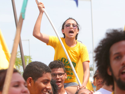 Los jóvenes también salieron a la gran marcha en Cartagena y dejaron en claro sus peticiones al gobierno Distrital y Nacional.