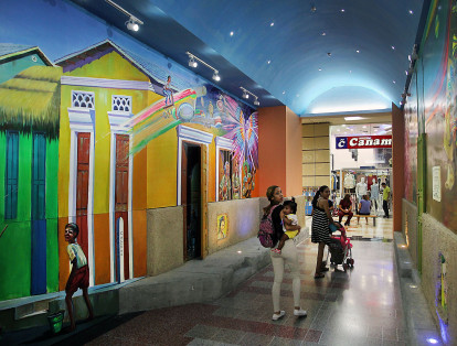 Barranquilla mayo 03 de 2018. El Barrio Abajo de Barranquilla fue plasmado con diversidad de técnicas e identidad Caribe en un corredor de acceso al Centro Comercial Portal del Prado.