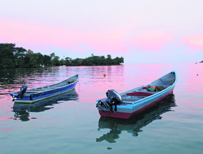 Acandí es un municipio que queda al extremo norte de Chocó. Su temperatura promedio es de 28 grados centígrados, su economía se basa en el Turismo, gracias a sus playas, la transparencia de sus aguas y los diversos colores de sus corales.