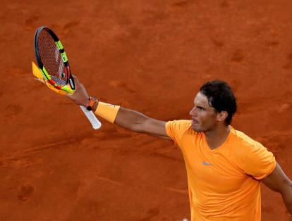 Rafael Nadal le ganó al argentino Diego Scwartzman por 6-3 y 6-4 en los octavos de final del torneo Mutua Madrid. Además batió un nuevo récord: es el primer jugador en ganar 50 sets seguidos.