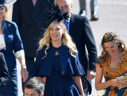 Chelsy Davy (en el medio, con vestido azul) es una de las exnovias del príncipe Harry. Tuvieron una relación intermitente entre 2004 y 2011.