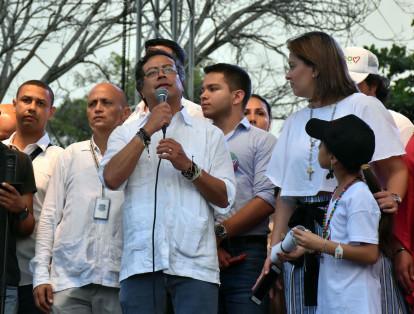 Gustavo Petro fue el único candidato que no cerró su campaña en Bogotá. Barranquilla fue la ciudad elegida para dar sus últimas palabras en plaza pública antes de las elecciones del domingo.