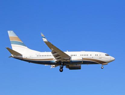 Oman Air, una aerolínea árabae, la cual realiza vuelos nacionales e internacionales. Con una flotilla de 23 aviones y fundada en 1981, la relación del precio de sus tiquetes por kilómetro recorrido es de 0,10 dólares.