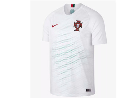 Portugal presentó su camiseta el 19 de marzo. Un diseño en donde predomina el color blanco  con un patrón de puntos de color verde estampado en el pecho. La selección portuguesa se  ha enfrentado a los campeones mundiales  en sus dos últimas salidas, saliendo de 1-0 contra España en la ronda de 16 en 2010 y perdiendo 4-0 ante Alemania en su partido de apertura en 2014.
