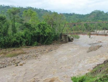 Las autoridades de Gestión del Riesgo en Santander informaron que el departamento se encontraba en alerta roja  debido a la creciente súbita en cualquier momento de los ríos y quebradas de la región.