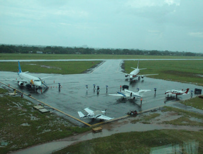 En Puerto Carreño, ciudad fronteriza con Venezuela, se ubica el Aeropuerto Germán Olano de carácter regional. En este opera la aerolínea estatal Satena. En sus inicios la plataforma estaba ubicada cerca de una casa familiar, la cual se utilizaba como terminal.